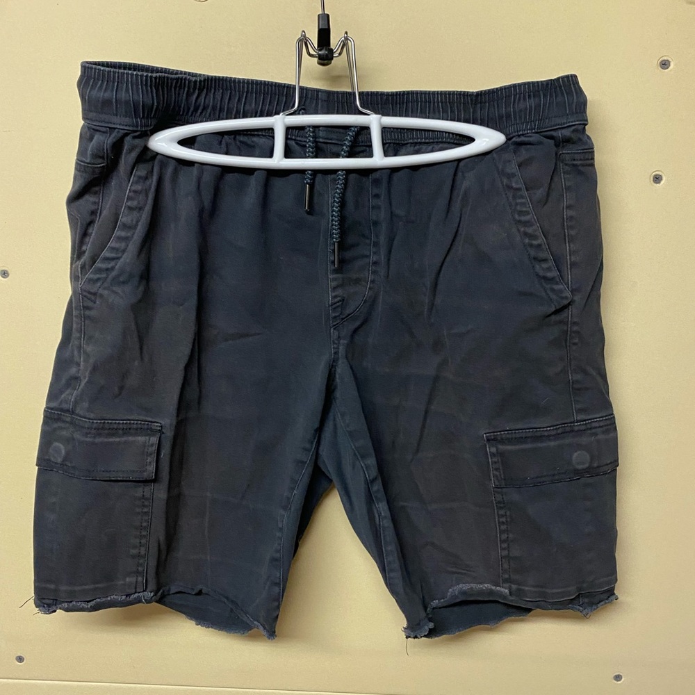 2/$20❤️- SHORTS | Men’s Volcom shorts size large